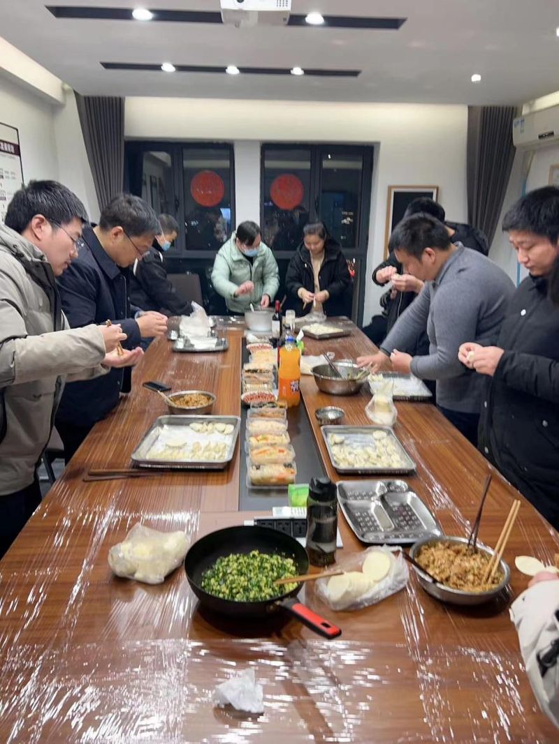 通達(dá)軟件公司組織開(kāi)展“情暖冬至，餃香飄逸”冬至包餃子活動(dòng)